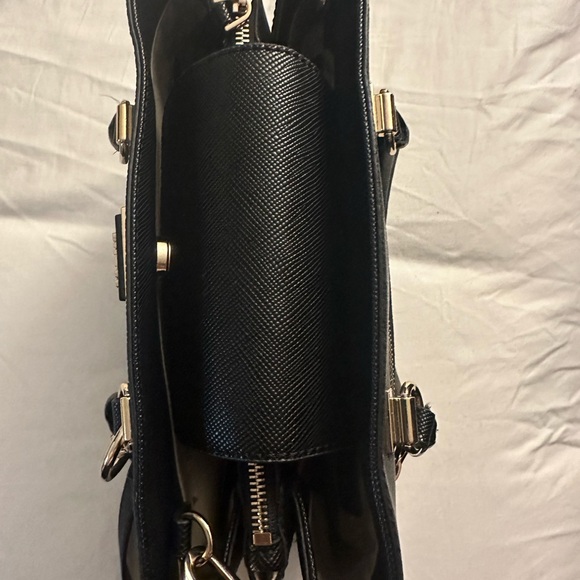 GUESS Noelle Girlfriend Satchel - Picture 4 of 10